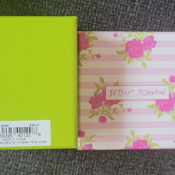 Rainbow Primary Multi Color Betsey Johnson Gummy Bear Necklace & Earrings NWT - Picture 3 of 3